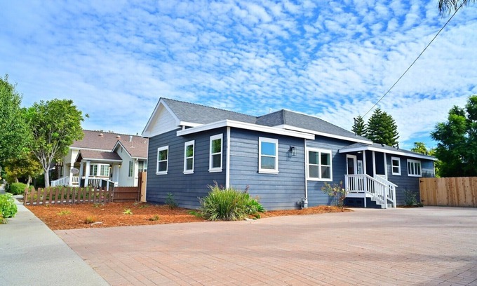 Arroyo Grande House | Family Retreat in The Village - Yard & Patio