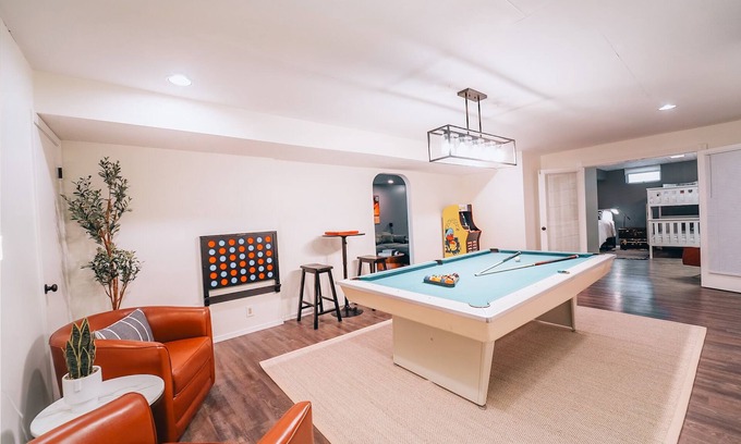 Fennville House | Family retreat w/pool, fire pit & game room. Near Saugatuck, wineries & beach!