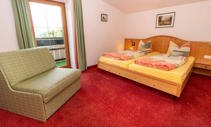 Mittelberg Apartment | Family room, shower, toilet, 2 bedrooms ÜF - Gasthof Alpenblick
