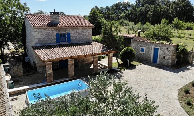 Debeljuhi House | Family-sized renovated Istrian house w/lavand field - 20min from Rovinj.