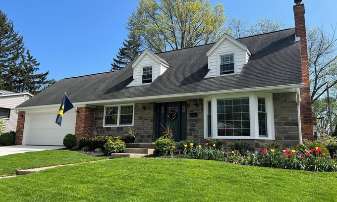 Dicken House | Fantastic 4-Bedroom Family Home - Short Walk to Michigan Stadium