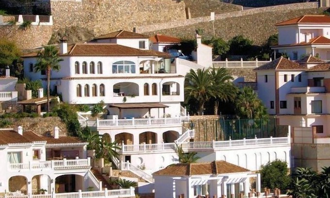 Almunecar Villa | Fantastic, fun packed villa, near to beach, bars, restaurants with great views.