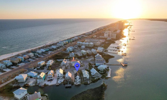 Gulf Shores House | Fantastic Lagoon Views, Steps to the Beach