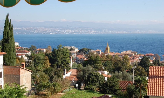 Lovran Apartment | Fantastic sea view, close to bath, quiet location, modern apartment *