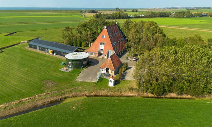 Pingjum House | Fantastic spot by the mudflats with a view