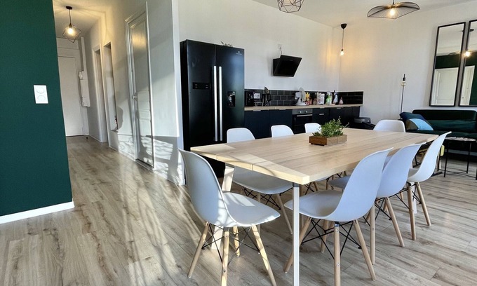 La Gare Apartment | Fantastic stay in T5/center/near the beach/9 pax/Place Catalogne😍