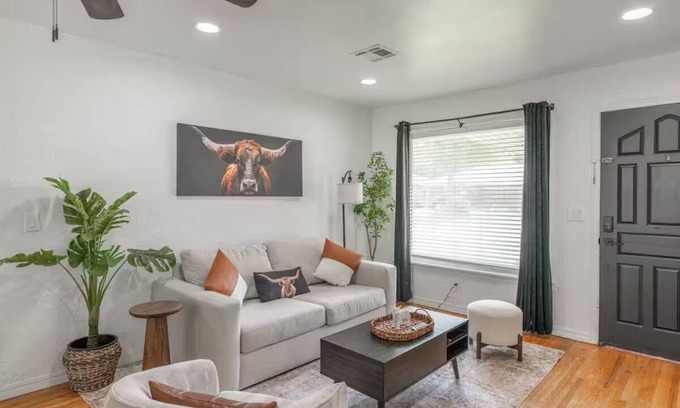 Central Oklahoma City House | Farm House - 1 min to Integris/State Fair/downtown