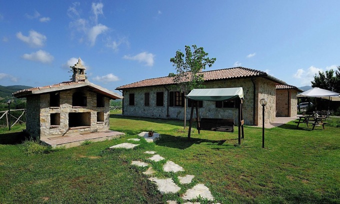 Passignano sul Trasimeno Other | Farmhouse near Lake Trasimeno with Pool