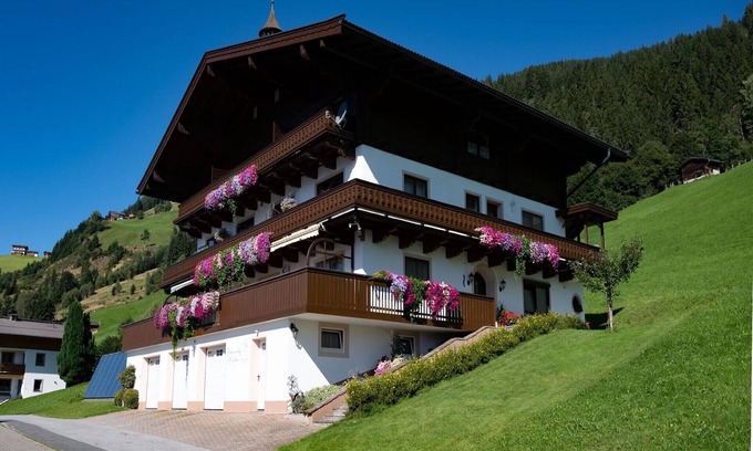 Schonbach Apartment | Farmhouse in Hollersbach with Mountain Views