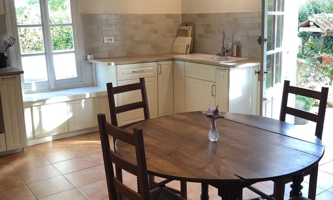 Castillon-Debats House | Farmhouse with Private Pool and Fenced 1 Acre Garden