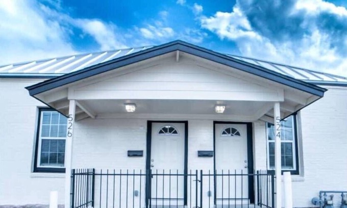 Near East Side House | Fascinating 1BR/1 BA Near Festive DT and Riverwalk