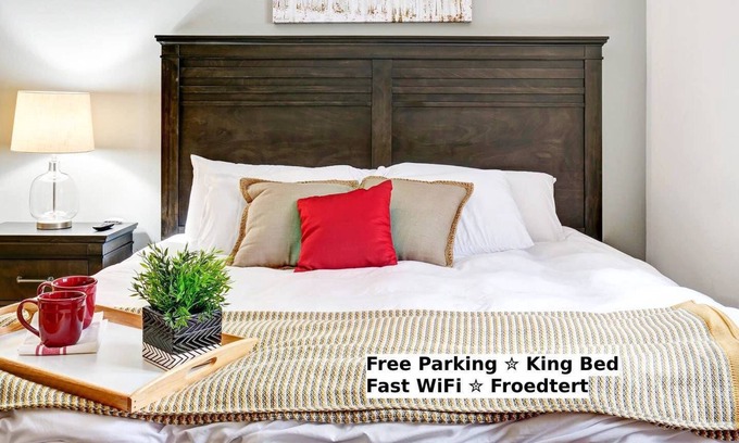 Wauwatosa Apartment | Fast WiFi - Underground Parking - King Bed - Near Froedtert