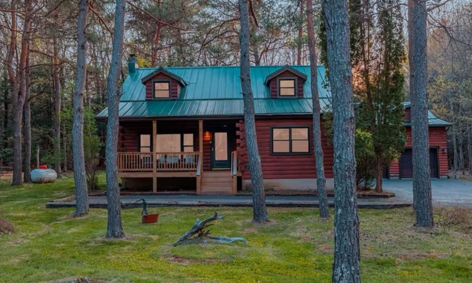 Albrightsville Cabin | Fawn View Cabin, Lakeside escape