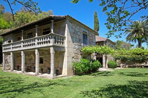 Eiras Villa | Fee4Me O' Pepito 1743 Abbot's House