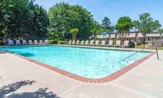 Forest Park Apartment | Feel At Home