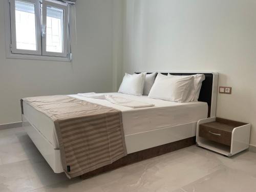 Aigaleo Apartment | Feel Breeze Athens