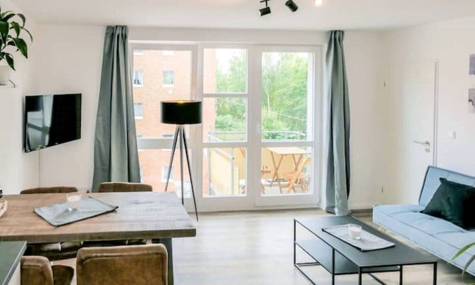 Mitte Apartment | Feel-good apartment with balcony in the center of Kiel