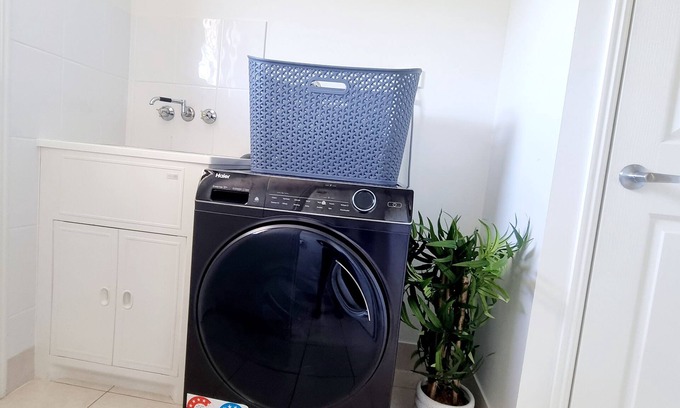 Urangan House | Feel right at home plus parking for boats and vans