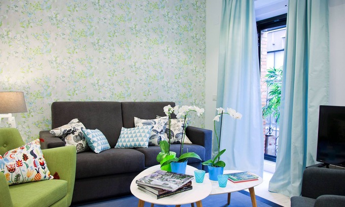 Moncloa - Arguelles Apartment | Feelathome Madrid Suites Apartments