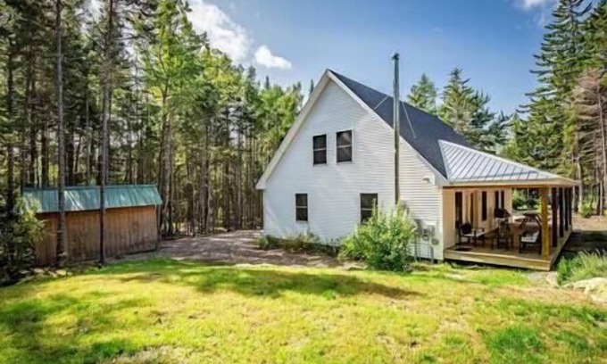 Surry House | Fellows Maine Home: A Coastal Retreat Near Acadia