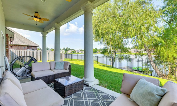 Denham Springs House | Fenced-In Yard & Pond Views: Home 18 Mi to LSU!