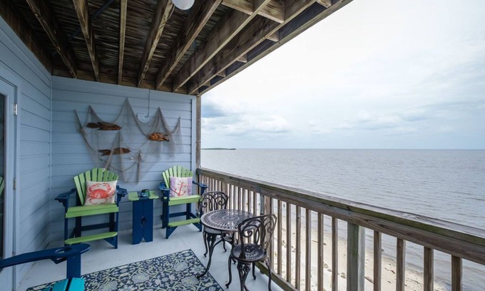 Cedar Key Condo | Fenimore Mill 1A Pool, Hot Tub, Pet Friendly!