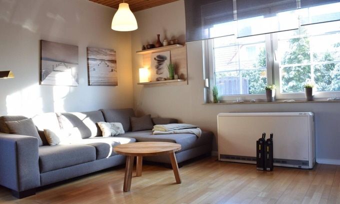 Hage House | Ferienhaus Drosselgasse 8 - Willkommen in dem Schön Eingerichteten Ferienhaus in Mitten dem Ruhigen
