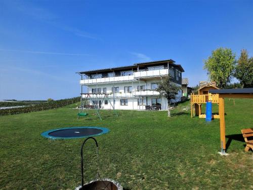 Immenstaad am Bodensee Apartment | Ferienhof Raither