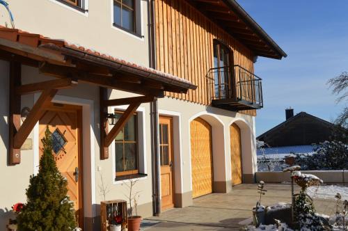 Tacherting Apartment | Ferienwohnung bei Familie Grundl