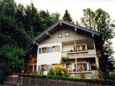 Am Wundergraben Apartment | Ferienwohnung Burghartswieser inkl. Chiemgaukarte