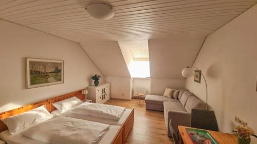 Kirchham Apartment | Ferienwohnung Schloss Kirchham