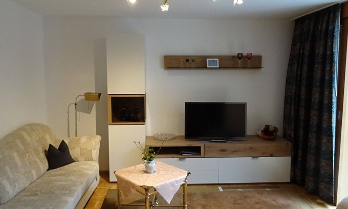 Bad Duerrheim Apartment | Ferienwohnung Wintergarten - Landhaus Benita