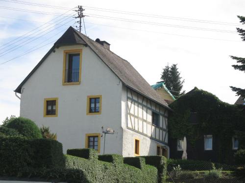 Schalkenmehren Apartment | Ferienwohnungen Haus Hinneres