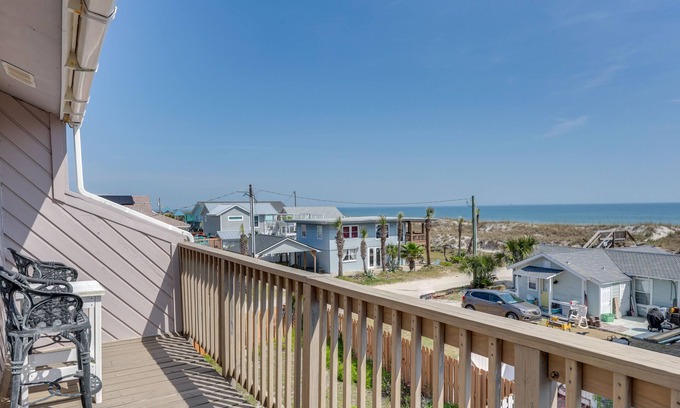 Fernandina Beach House | Fernandina Beach Vacation Rental: Steps to Beach!