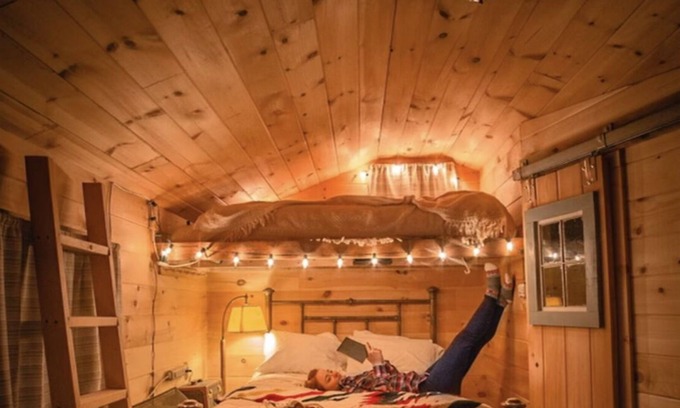 South Londonderry House | Fernando's Lil’ Cabin escape in the woods!