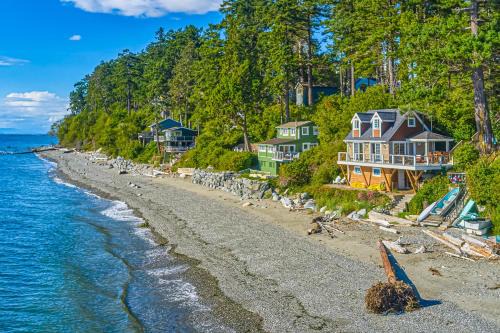 Point Roberts House | Ferry Viewer Cottage, Unit 1