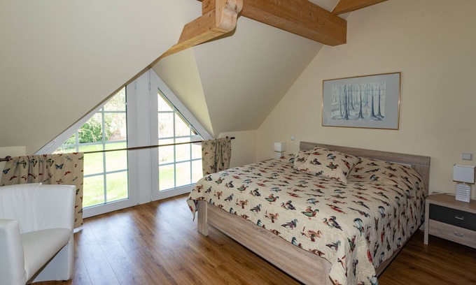 Burg-Dorf Apartment | Fewo 2, Schlafgalerie, Wz/küchenz., Du/wc - Froschkönig Ferienhaus und Ferienwohnungen