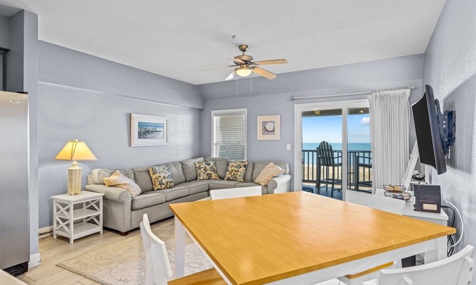 Kill Devil Hills Condo | FFR209 Beach Hideaway by First Flight Rentals