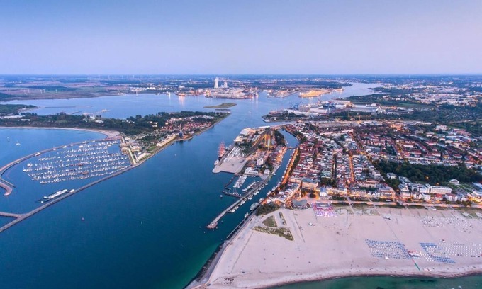 Hohe Dune Apartment | FH at the marina, Duene