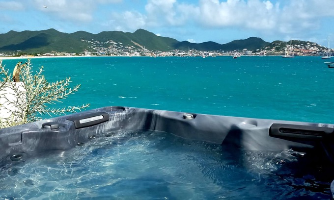Beacon Hill Apartment | FIG Paradis SXM, ocean front personal pool and jacuzzi