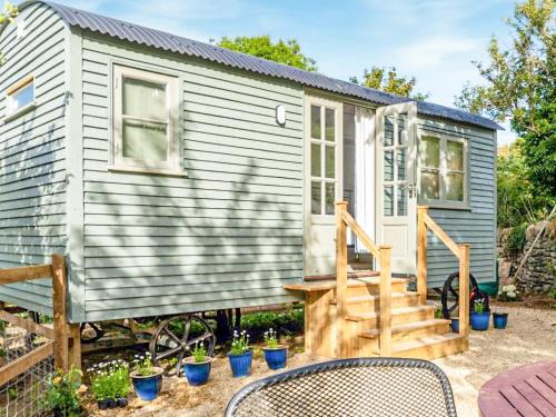 Bridport House | Fig Tree Shepherds Hut - Cottage