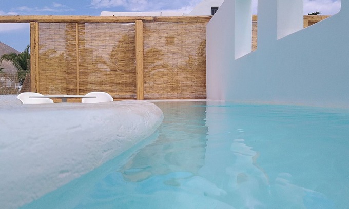 Perivolos Hotel | Filira Suites