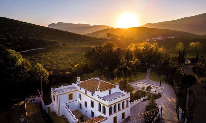 Zambra Villa | Finca Las Pecas - Exclusive Andalusian luxury finca for families and celebrations