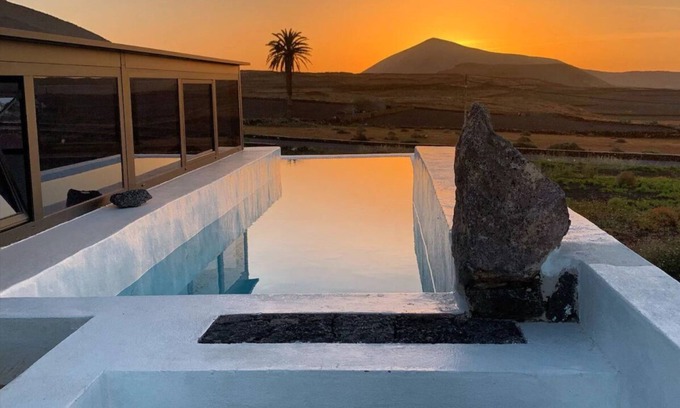 Tinajo Bed & Breakfast | Finca Marisa