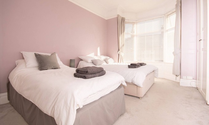 South Shields Apartment | ✪ Find DWELLCOME HOME Ltd ✪ 2 Bedroom Apartment