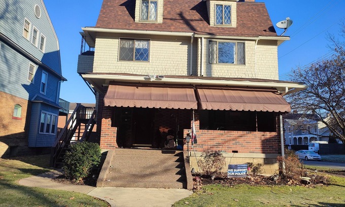 Oakmont Apartment | Find Your Joy in Oakmont, PA