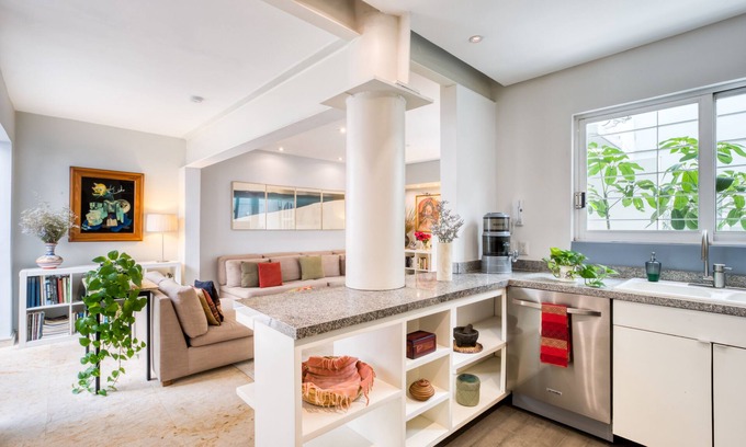 Hipodromo Condesa Apartment | Fine Taste, Spacious, Family Friendly, 3-Bedroom Gem in the heart of Condesa