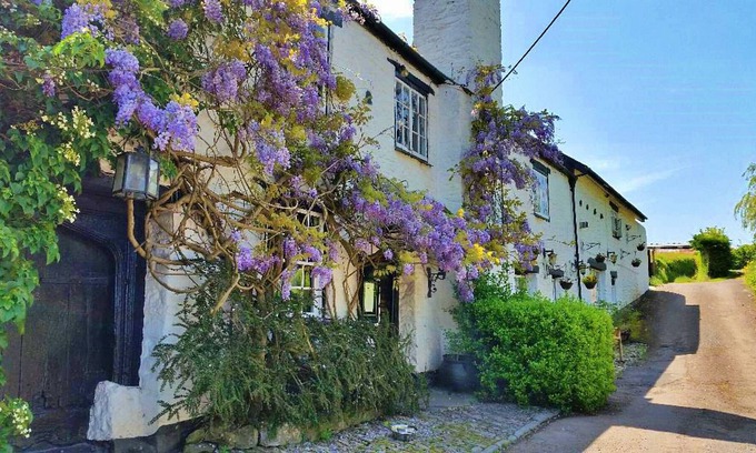 Liverton House | Finest Retreats | The Old Church House Inn