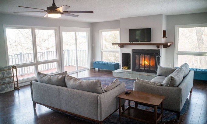 Adrian House | Finn's Hideaway - Secluded family home with river view