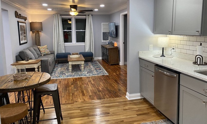 Lookout Valley Neighborhood Association House | Fire Pit -Base of Lookout Mtn -10 minutes to Chattanooga -5 minutes The Venue -High speed internet